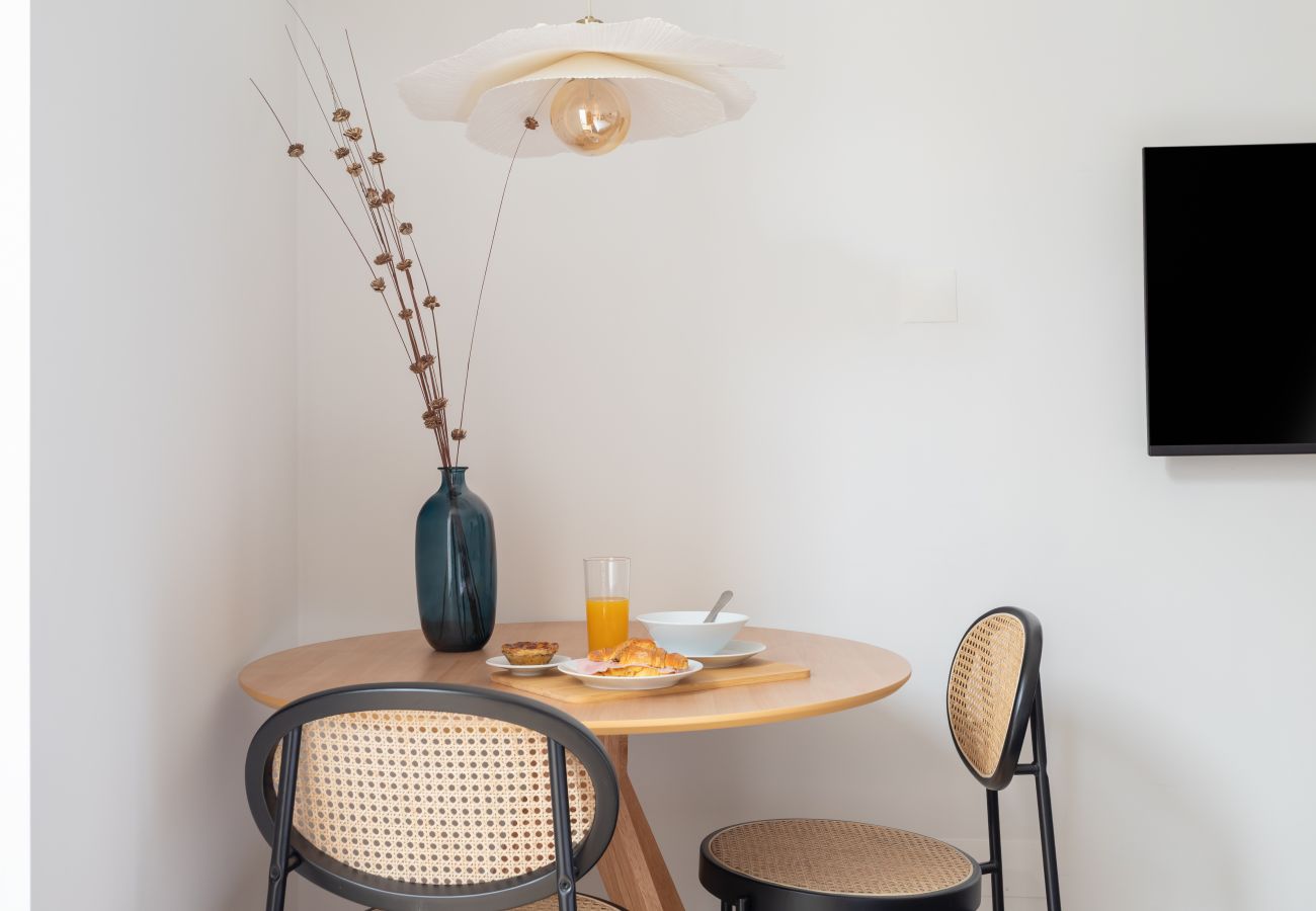 Studio in Lisbon - Lapa Diplomatic Flat 1.4 by Feel Lisboa